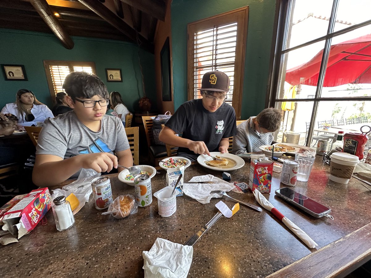 KingsFanMD's tweet photo. Breakfast with my boys in Old Town, San Diego #Vacation #SpringBreak https://t.co/ZtSPIMBN3h