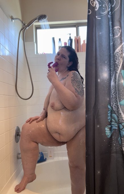Shower Show Fun with fans  Book your video show with me  Princessgemini.info@gmail.com https://t.co/