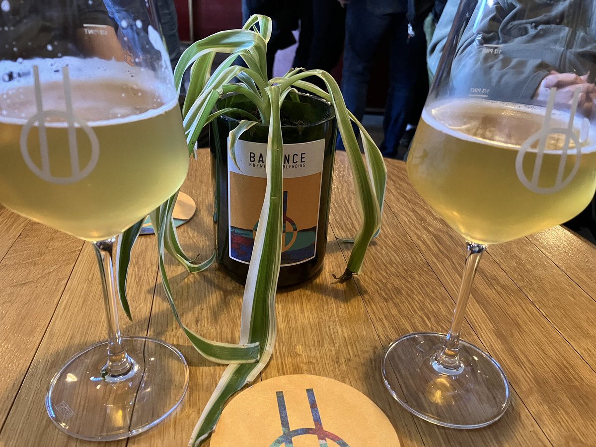 brickfieldpm's tweet photo. Having a very relaxing afternoon @balancebrew , enjoying some good beer, and nattering with @BeerNouveau . https://t.co/LV0PdvpYAg