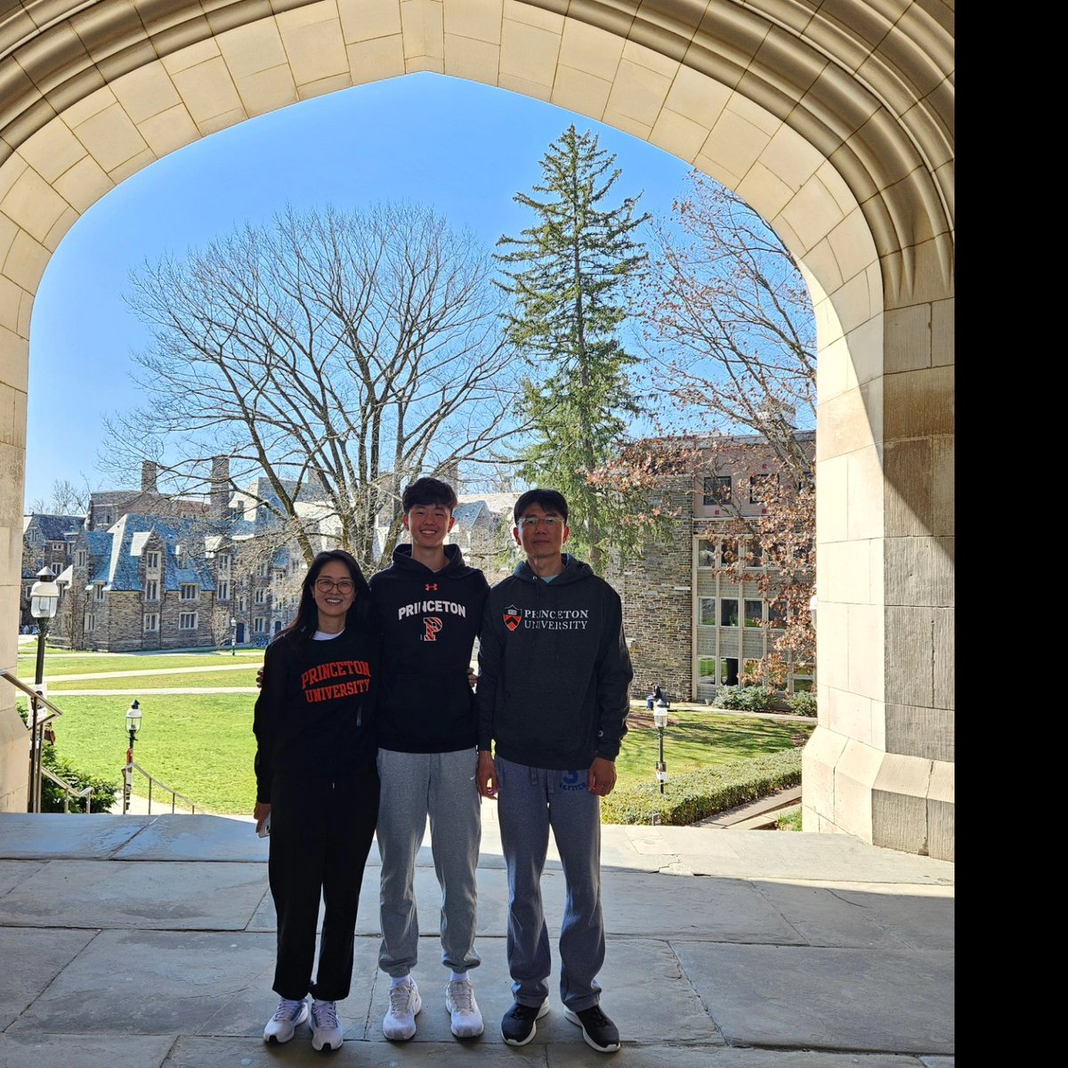 ZioKim22's tweet photo. Committed! @PrincetonMBB 🟠⚫️ https://t.co/69gctOckfW