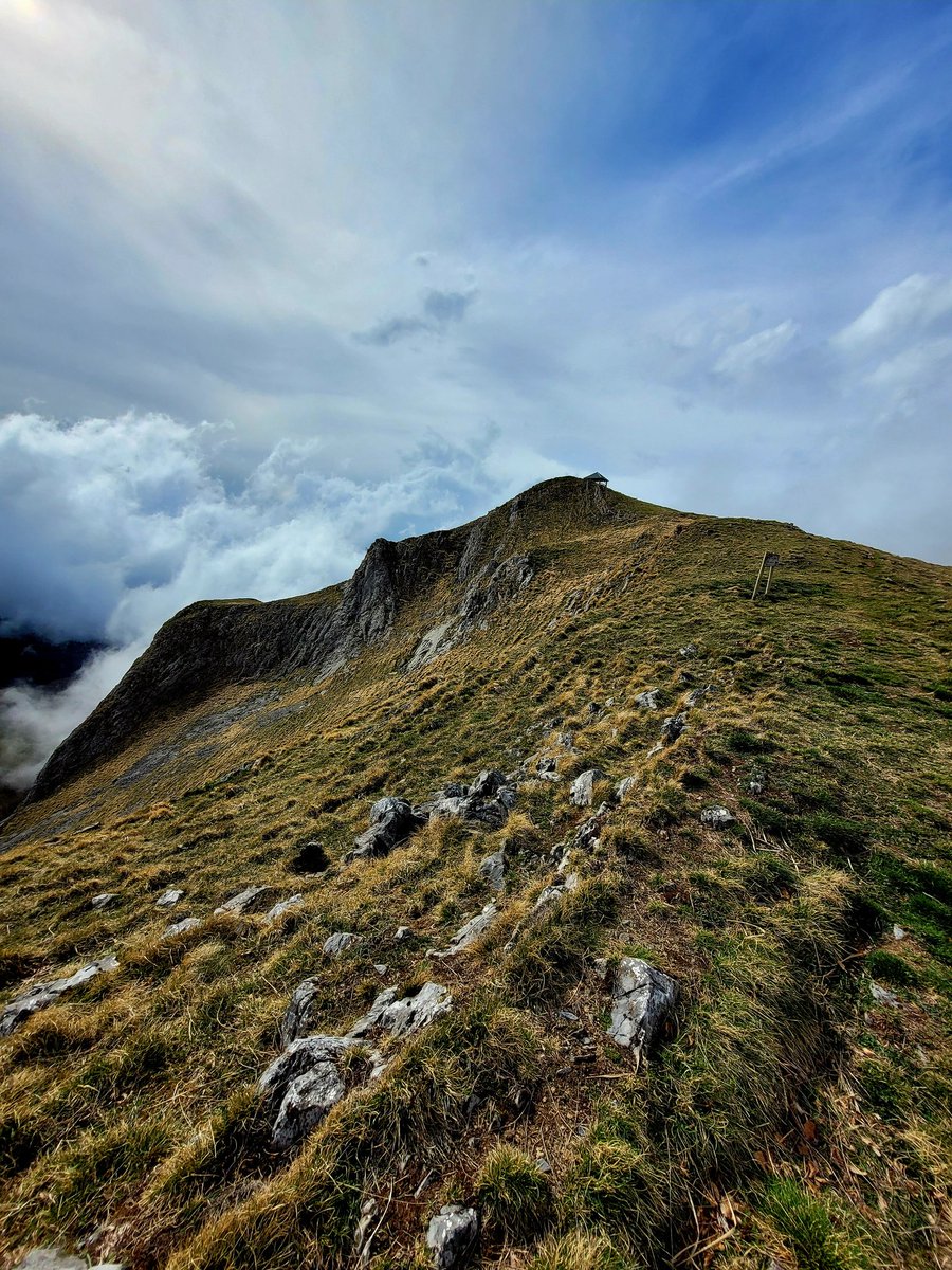 Avec les potes dans les Pyrénées et demain départ à la mer sur la côte vermeille, la belle vie les frens ☀️
