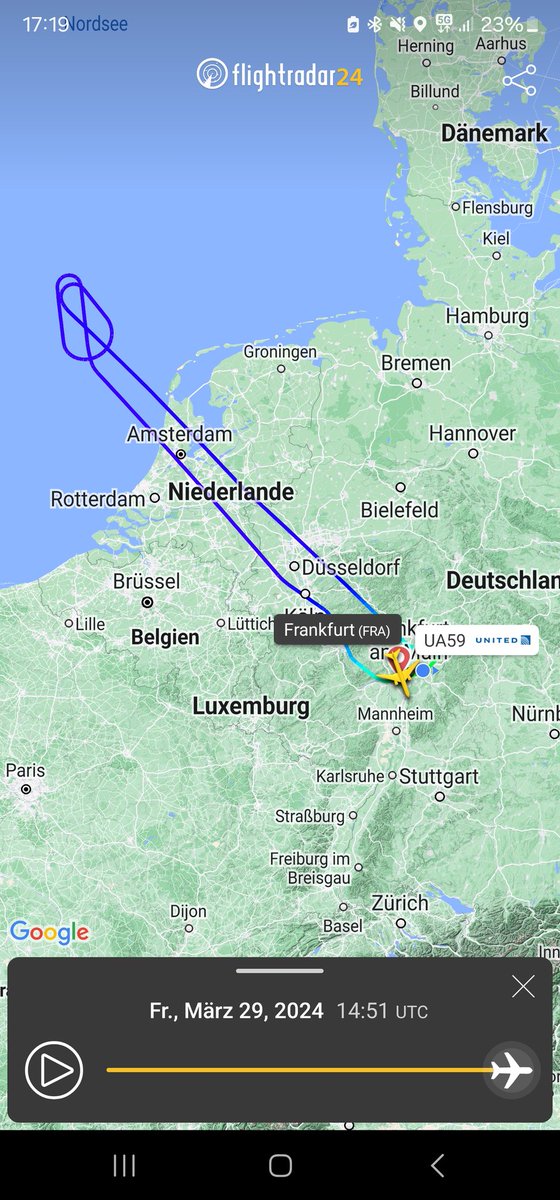 hessencamba's tweet photo. #Flight #UA59 #FRA-#SFO 29.03.2024 diverted back to #Frankfurt and #firefighters, #ambulance, #police and #airportsecurity expected the #B777 at runway 25L.

No visible irregularities from my view.

#UnitedAirlines https://t.co/sclxMWiUZu
