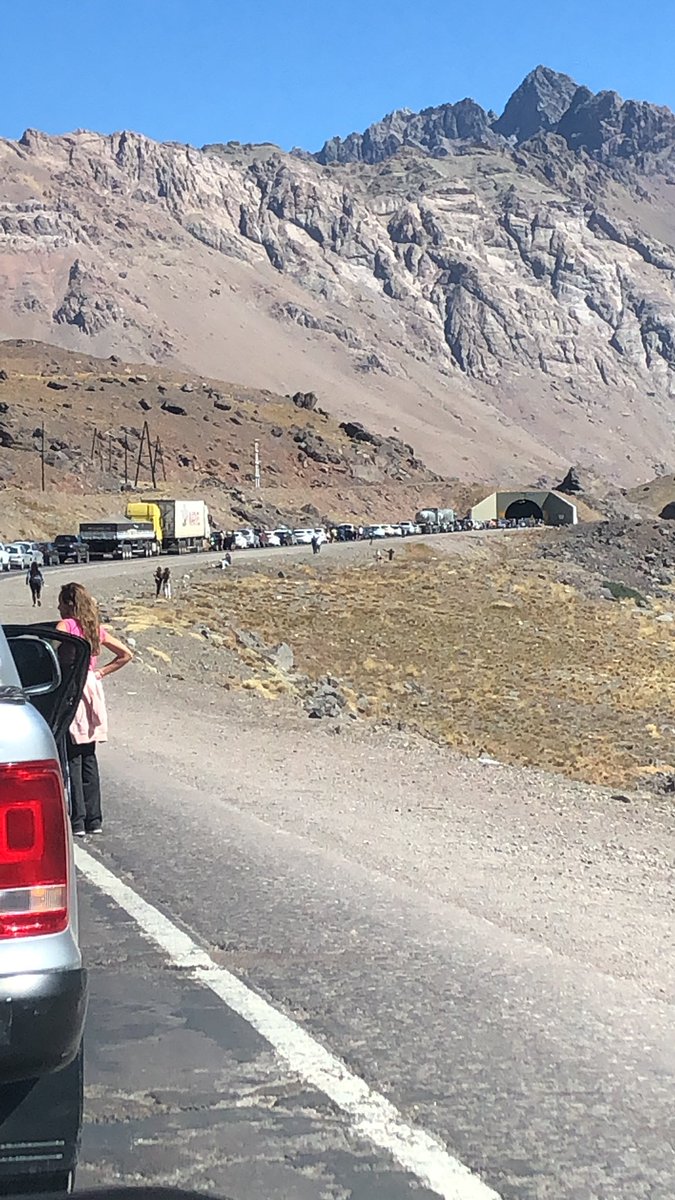 jv_hds's tweet photo. @PasoCRMza llevamos 3 horas y todavía no cruzamos el tunel de horcones https://t.co/dksrbWKgRY