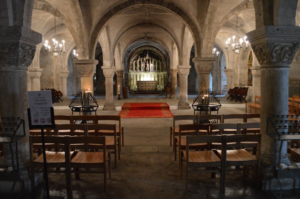 Canterbury Cathedral tweet media