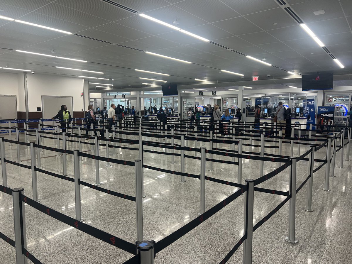 Atlanta airport noon was totally empty today! So much hype about airport traffic and it’s better than an average weekend.