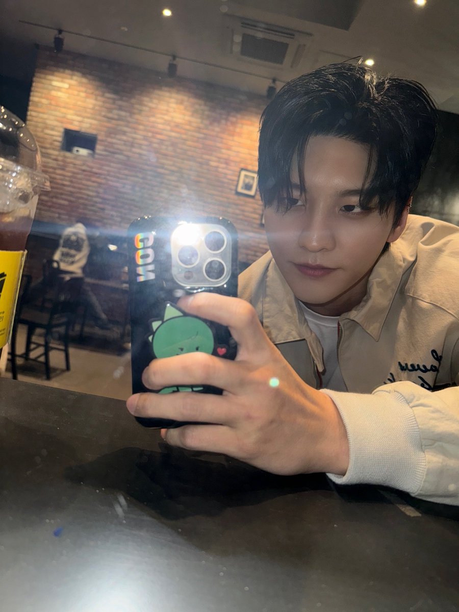 [#GON]

부부즈엘라😁

#VANNER #배너 #곤