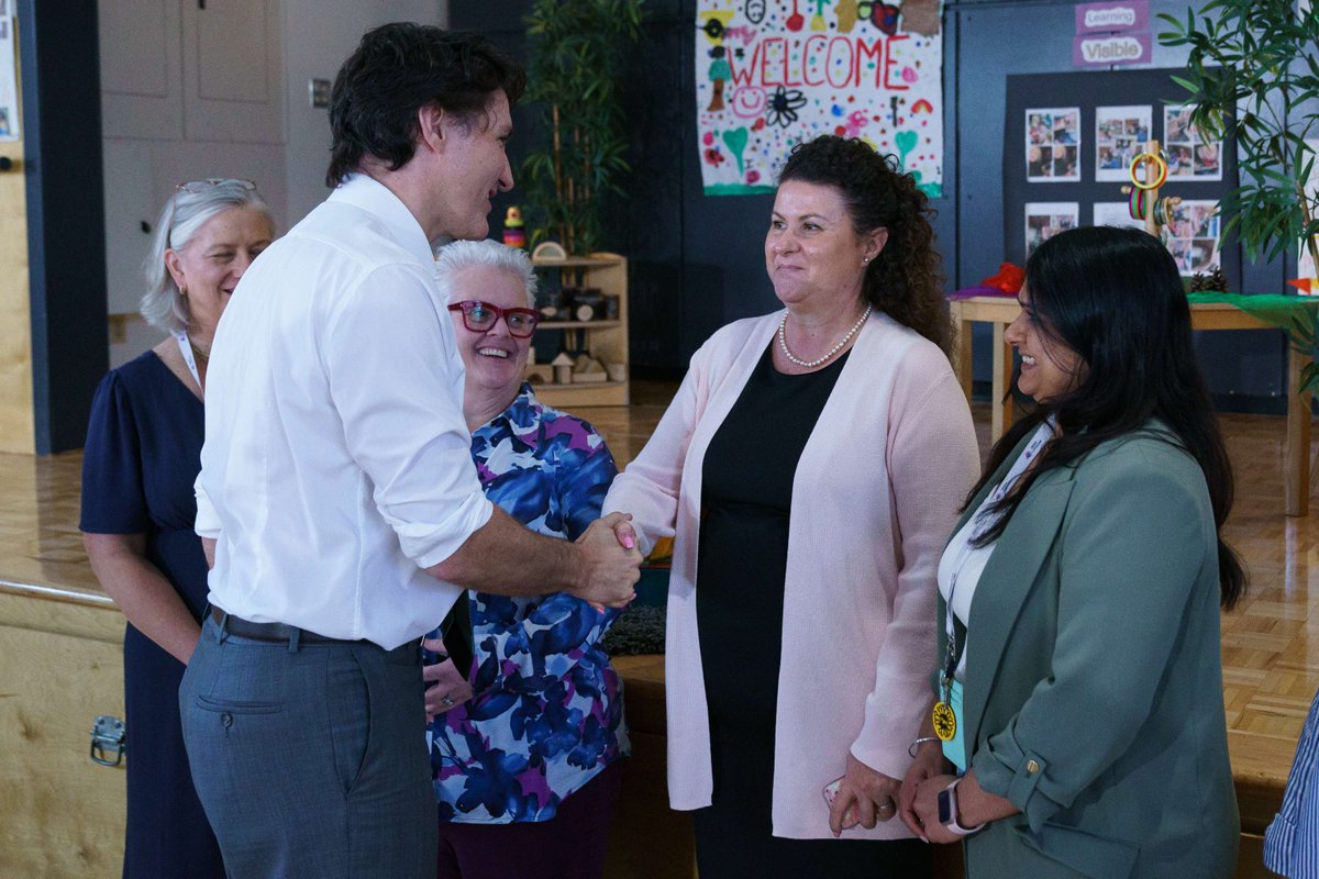 Affordable child care gives parents the opportunity to build their careers, helps families save money, and gives kids the best start to life. Prime Minister Trudeau met with families to discuss new measures in #Budget2024 that will build more $10-a-day child care spaces.