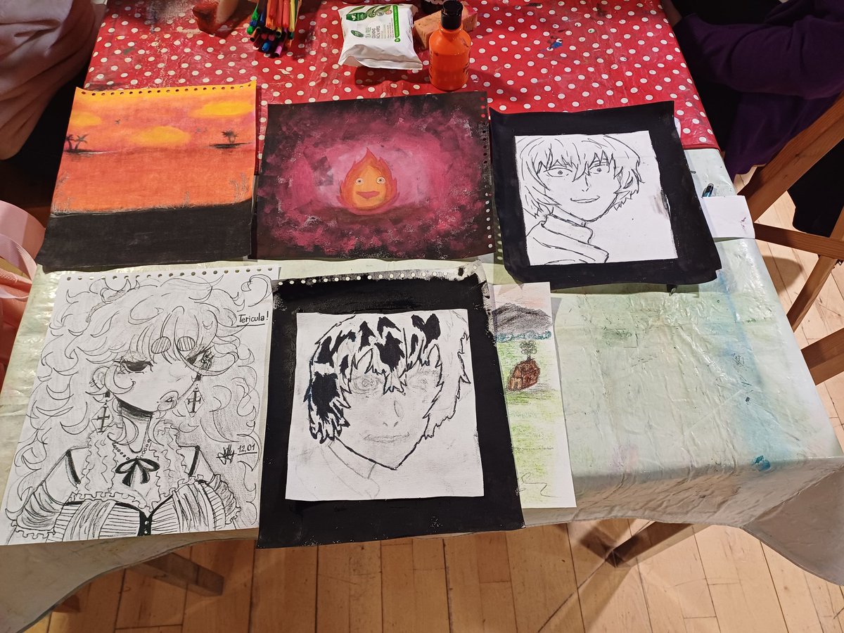 No youth art group today due to the Easter holidays, but we will be back on Friday 19th April from 4 pm to 5:30pm The link is below with more info and to sign up. Here was some artwork created from the previous art sessions with the group.🙂🖌🖍 thelanguagehub.co.uk/platinum-jubil…