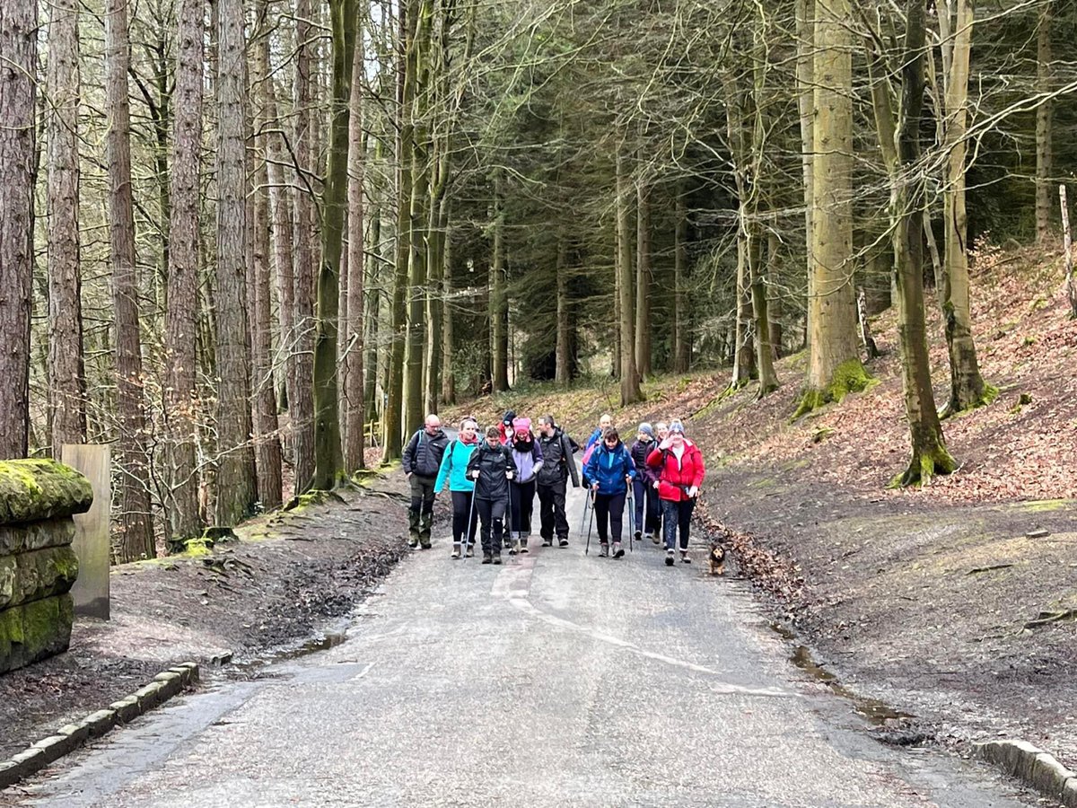 Awesome to see so many past participants on yesterday‘s Walk and Talk at Ladybower reservoir… and we even managed to get a couple of great photos before the rain came in! 💛💚