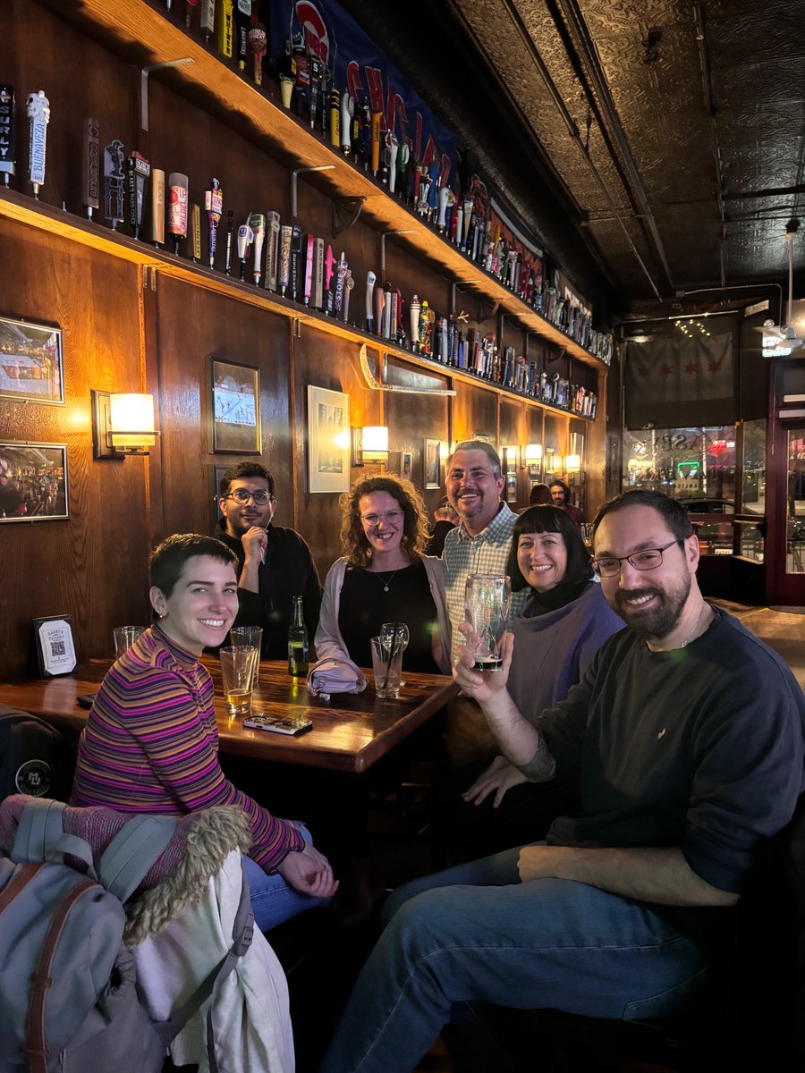 Celebrating Women's History Month w/ fantastic lecture by @BarbaraHorejs @FieldMuseum. Thanks to Kiersten Neumann & Marc Maillot for a lovely @ISAC_UChicago Museum tour, and Bill Parkinson, Tim Earle, & Amanda Dick for making this happen. @oeai_oeaw #anthrotwitter #womeninscience