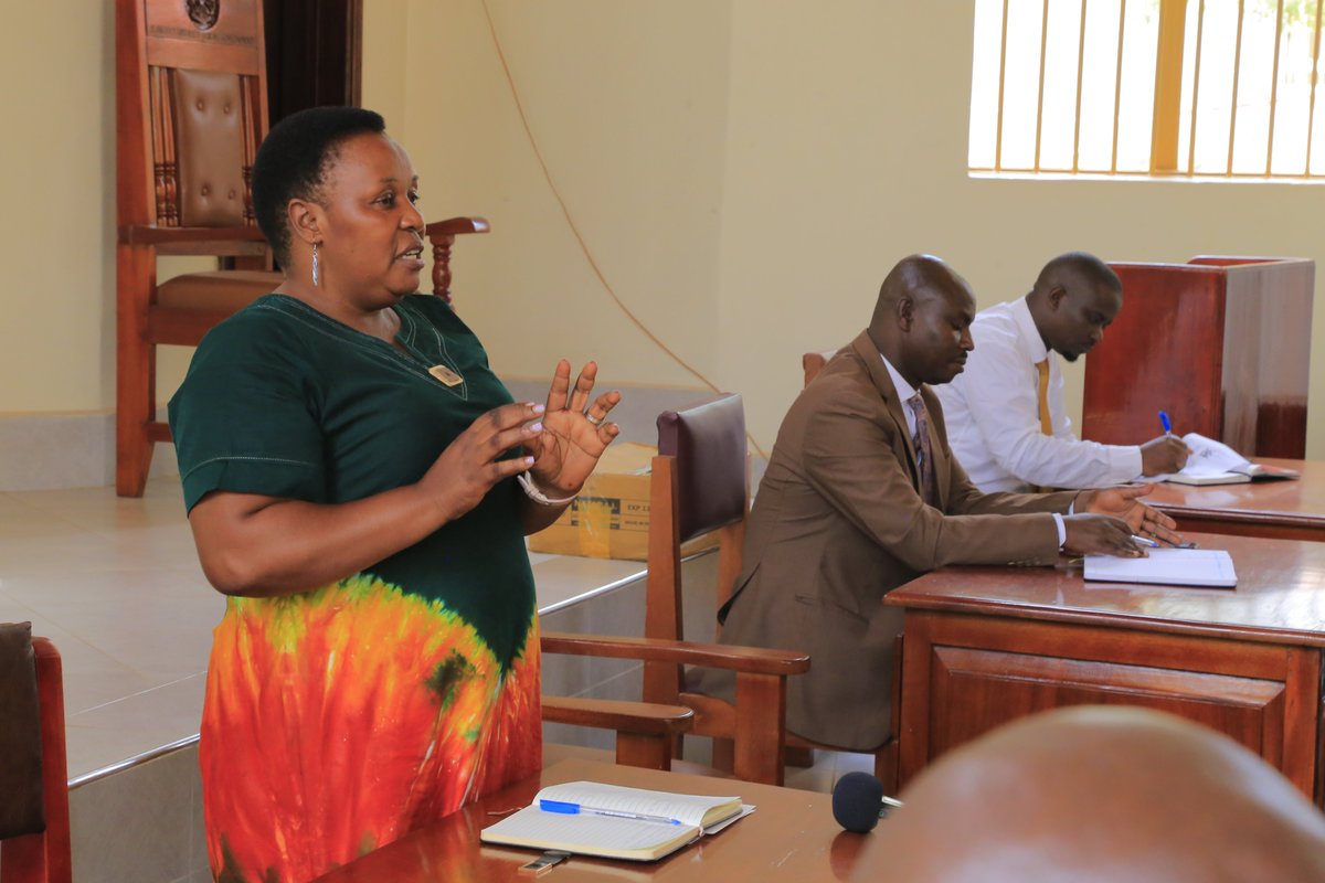 Contractors, you MUST make sure that  people of Kabuyanda and Isingiro at large benefit from this project. Please employ them- Madam Adah Nasiima RDC isingiro
#IsingiroDistrict 
#ICRPUPDATES 
#Irrigation