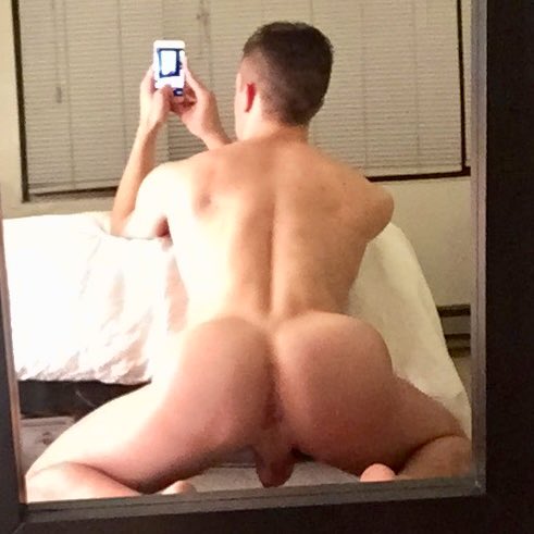 JustDanceAlex's tweet photo. how’bout it @Porter_Wescott?

cake for breakfast, lunch and dinner? https://t.co/9lkOg5IUxg