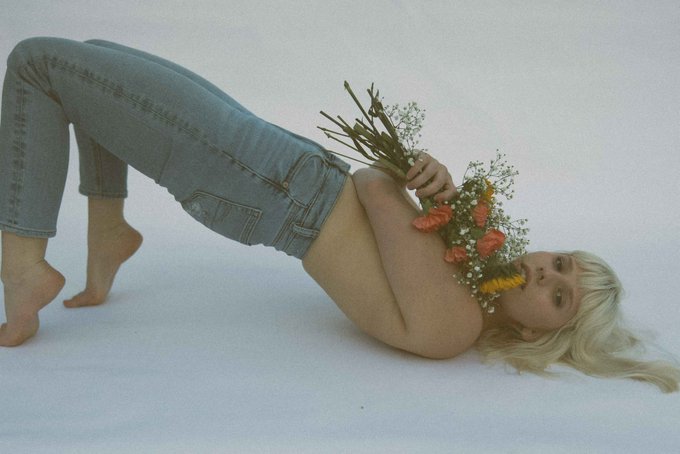 Oh I feel so beautiful https://t.co/BikBSrYO6A<a href="/tag/starwars"class="tags"><span>#starwars</span></a>