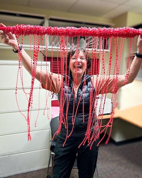 40 years ago, Martha Noll began her career as an admin assistant in @UofUCTSurgery. Since then, she has become a pivotal part of the division and the glue that holds the ship together. Help us congratulate her on this huge milestone! Read the full story: medicine.utah.edu/surgery/cardio…