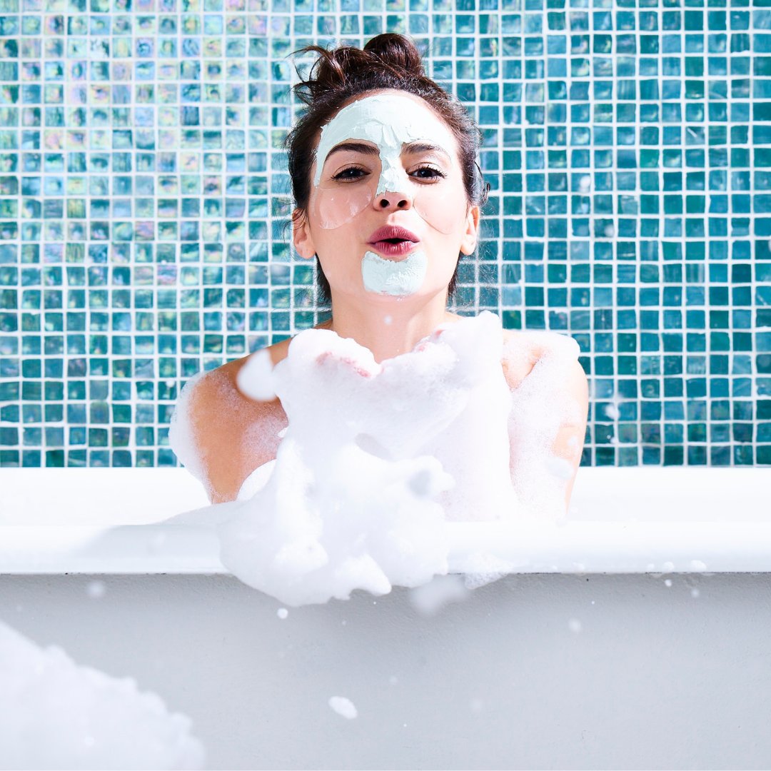 Have a spa day, every day with our line of mud and gel masks!🛀 ✨Whatever your skincare needs are, we have a mask for it! Shop now at Borghese.com!