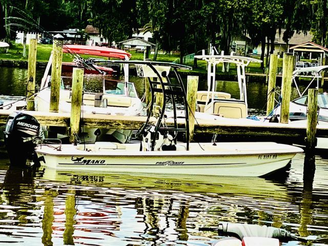 2017 Mako Pro Skiff 17 with SG300 T-Top Review 
Perfect addition to this skiff!
@makoboats @mako_boats @centerconsolesonly #strykerttops #centerconsole #boattrader #boating @SportFishingMag @floridasportsmanmagazine @floridasportfishing 
bit.ly/4cqrb0g