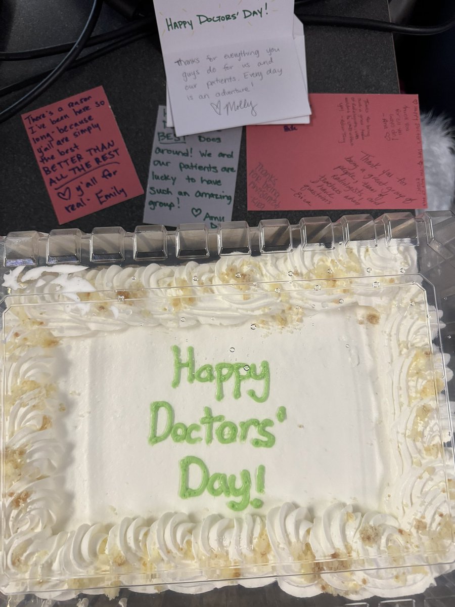 Happy Doctor’s Day! 🥰 So grateful for an amazing and thoughtful team for the sweetest (literally) treat and notes. #radiology #radres #medtwitter #medx