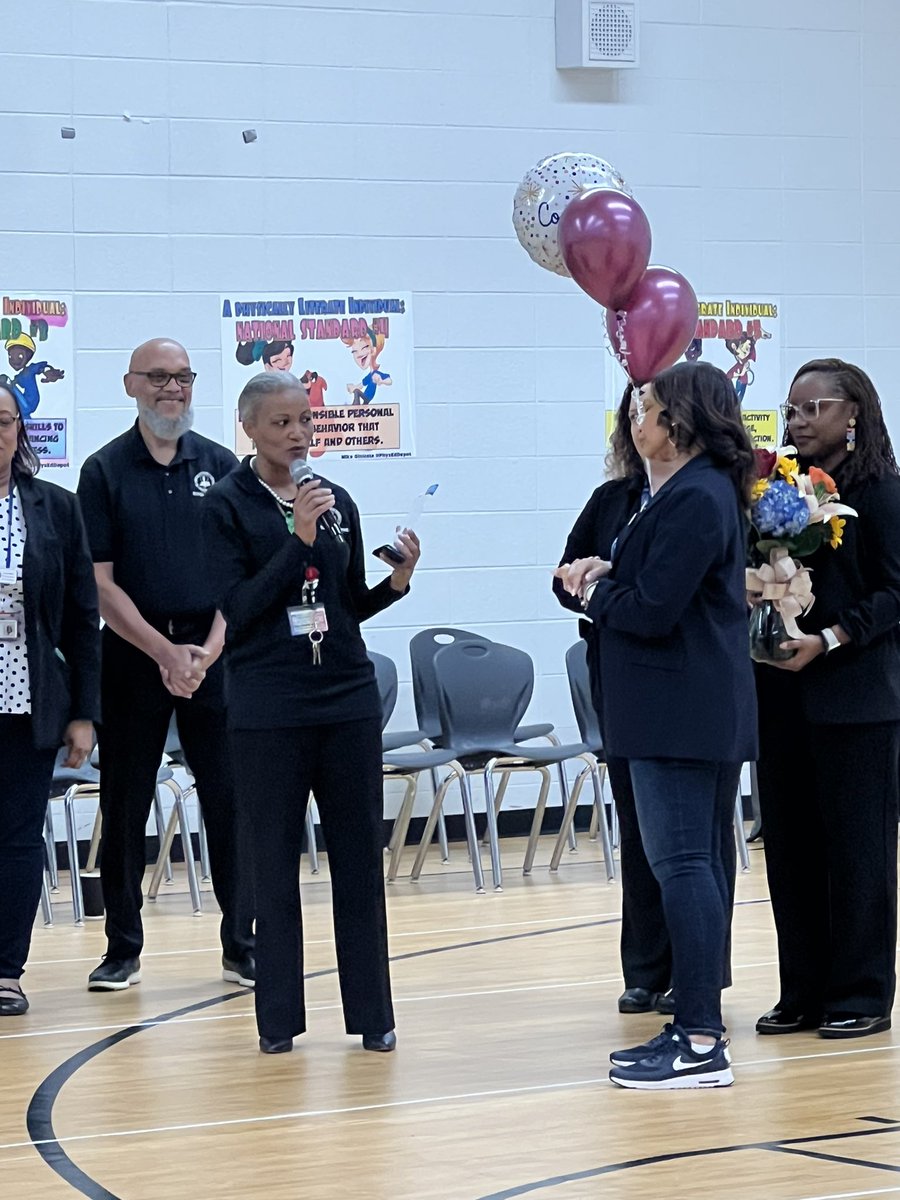 SharonS_SSE's tweet photo. So elated to have the opportunity to learn and work with this dynamic leader. Region III Magnet School Principal of the Year! Principal Jester! Congratulations 🎊🎉 @CCPSProfLearn @CCPSNews l https://t.co/ZjsuG1wIQz