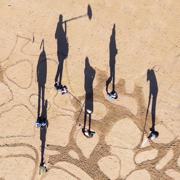 On tonight’s <a href="/BBCTheOneShow/">BBC The One Show</a> at 6:30pm, sand artist Claire Eason creates a special design along the stunning Northumberland coastline #theoneshow #sandart #bamburghbeach #northumberland 

📸 Claire Eason <a href="/soul2sand1/">soul2sand</a>