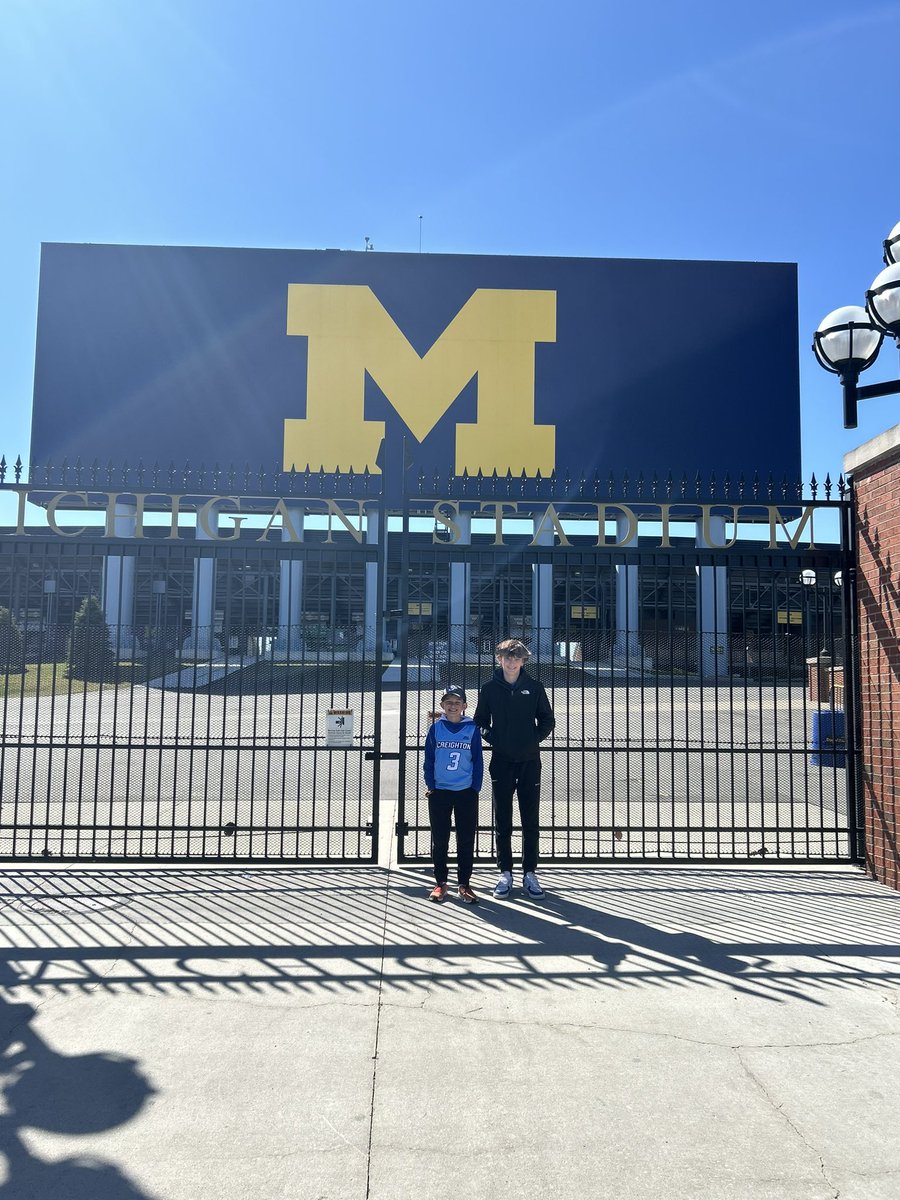 Hoping a little championship vibe rubs off on some Creighton fans on the way to Detroit. <a href="/stoolpresidente/">Dave Portnoy</a>
