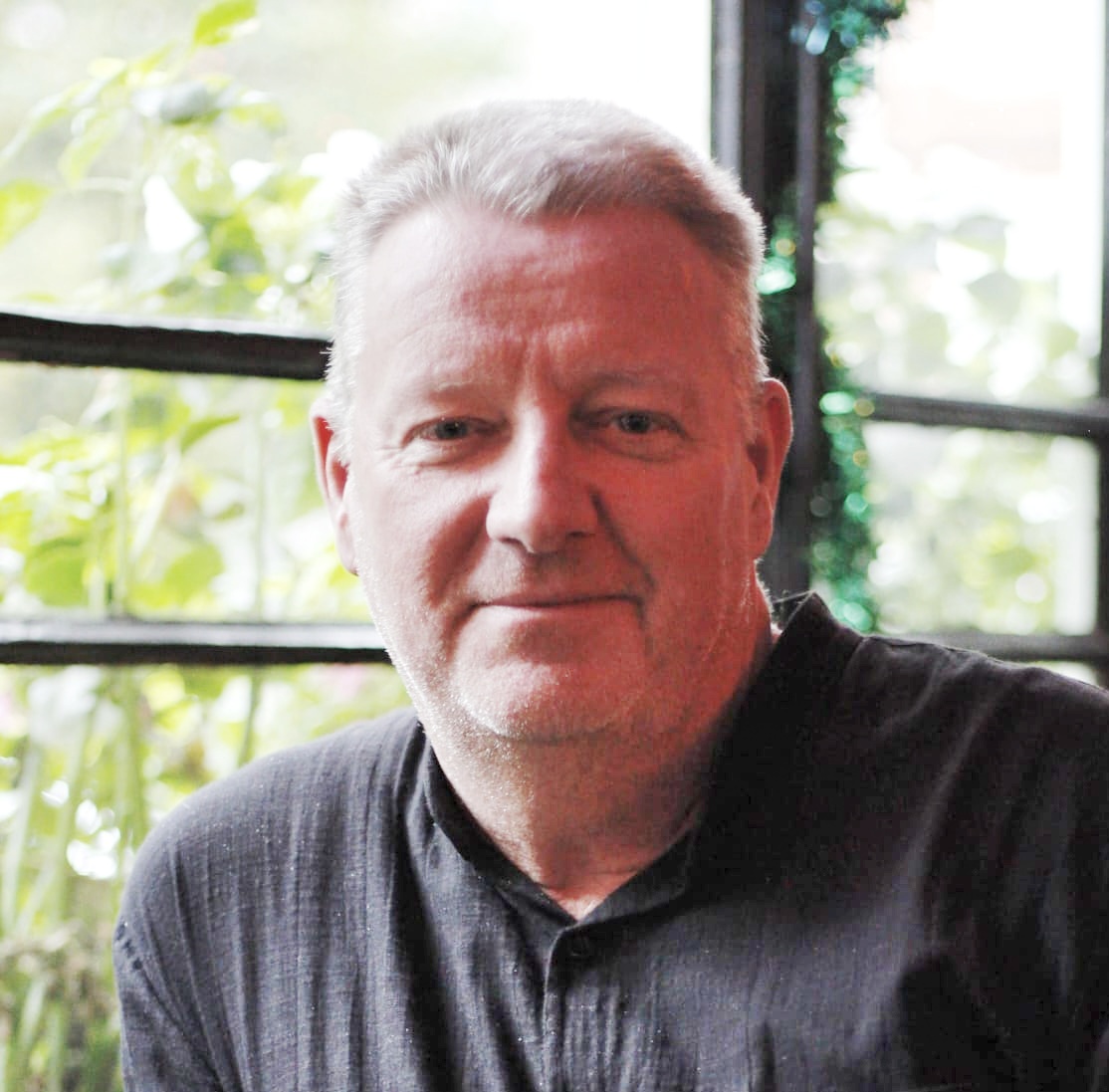 🌟Host in the spotlight! 🌟 Join us tomorrow night @southstreetarts - Jez Dyer will be hosting a trio of wonderful local poets. Jez is a long-time supporter of Poets’ Café. He'll be joined by @AntoniaTaylorPR @ClaireDyer1 and @kmeehan Doors @ 8pm whatsonreading.com/.../whats-on/p…