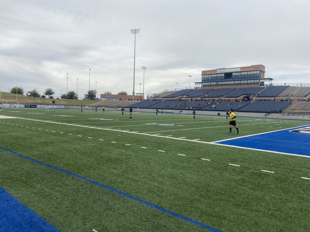 Beautiful day for some ⁦@DVHSWSoccer⁩!! Let’s go ladies!!! ⁦@DVHSYISD⁩ ⁦@YISDAthletics1⁩ ⁦@ContrerasDVOFOD⁩ ⁦@cmlopez1⁩ ⁦@aramirez_DVHS⁩ ⁦@R_Benavides2⁩ #OFOD