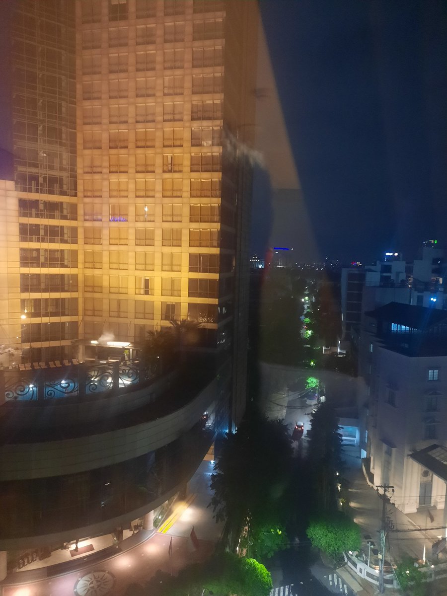 didimahendra20's tweet photo. Penuh drama, akhirnya sampai jg di hotel.#gaysurabaya #pijatpriasurabaya https://t.co/Kk9Ux7qpjP