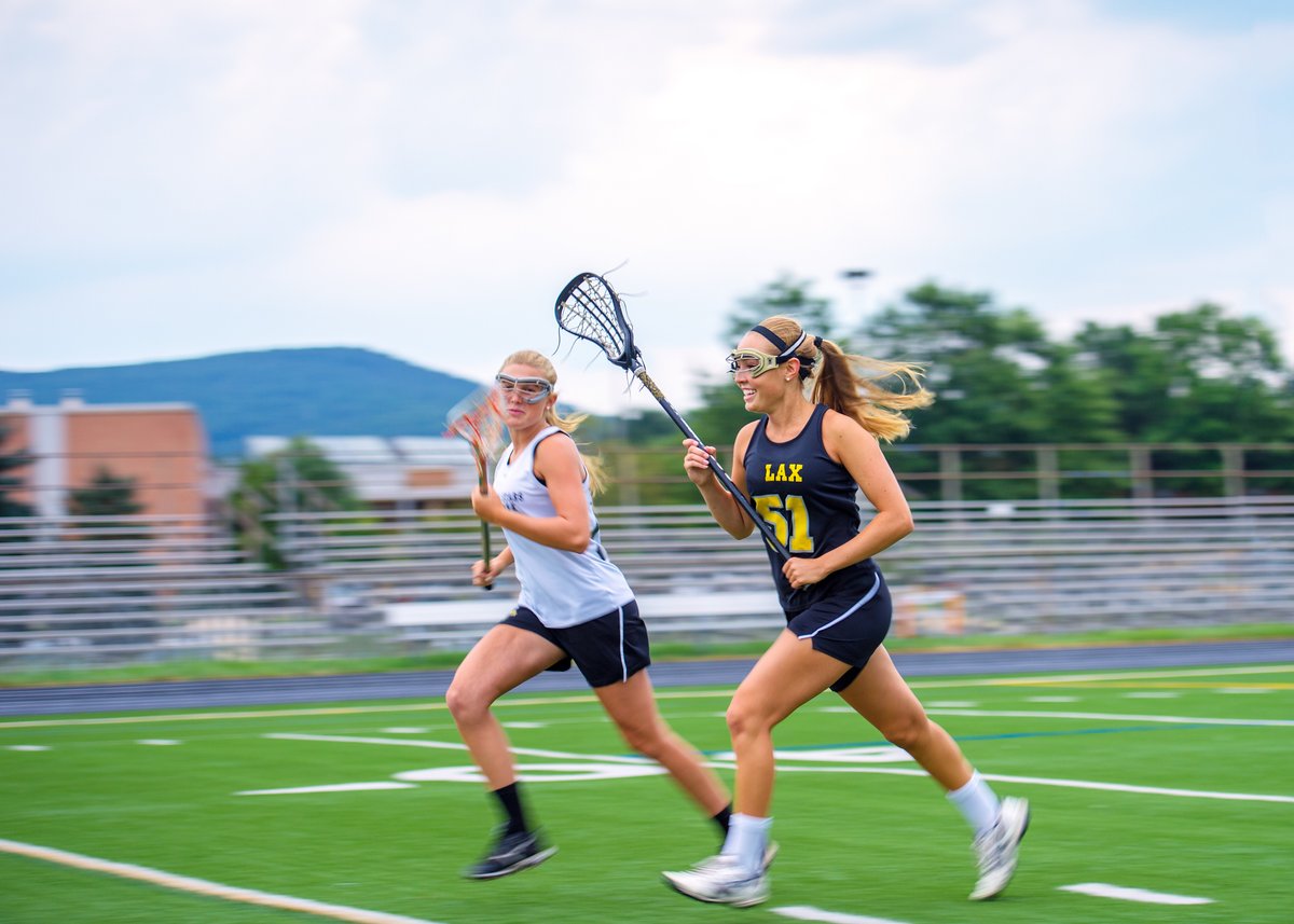 Do oral contraceptives increase risk of patellar instability? This database study from @PennStateHealth shows an increase in risk of patellar instability surgery in patients on OCP! #ACL #Womenshealth #Femaleathlete Read more #OpenAccess here! ow.ly/RN9H50R52iK