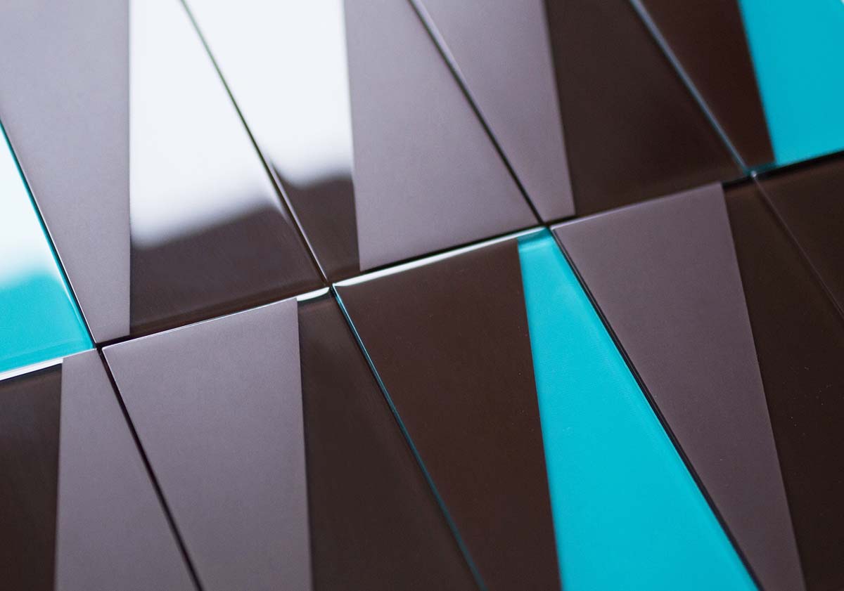 InterstyleTile's tweet image. Did you know that our glass tiles can feature printing either on the surface or at the back? The result is a mesmerizing, three-dimensional effect that adds stunning depth to any space. ✨ #InterstyleGlassTiles #InnovationInDesign #glasstiles