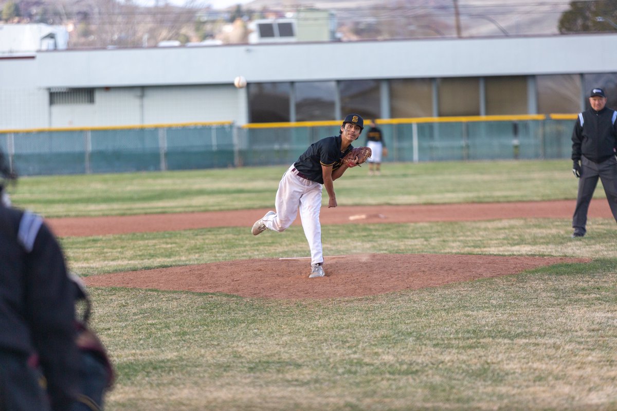 AbbottOgraphy's tweet photo. This week our Railroaders took on South Tahoe at home on the Softball and Baseball fields at Sparks! 🥎🚂⚾️

https://t.co/zgE7iSJgkA

#SparksPride https://t.co/HNO3rmfLvv