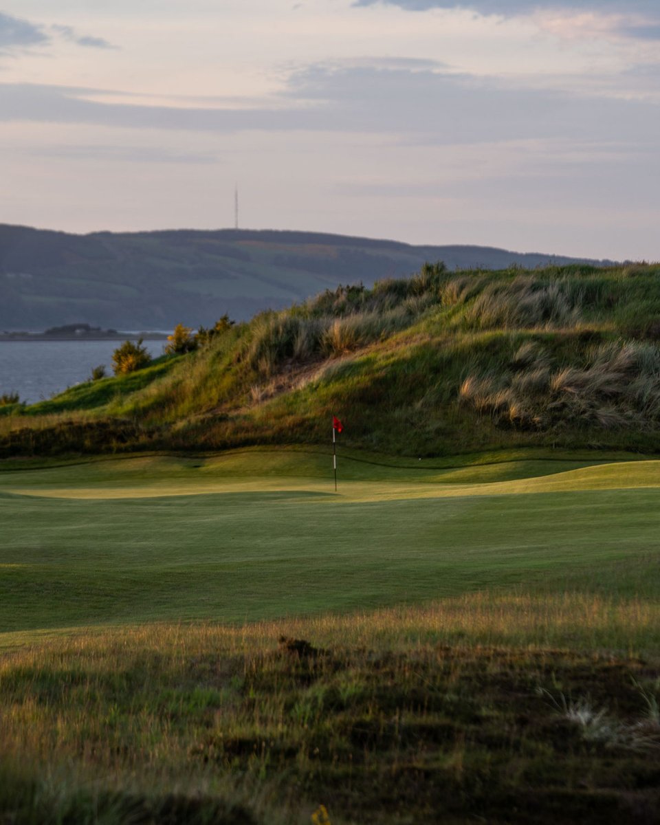 Navigating first-putt position relative to pin placement is both a test of skill and imagination. Master your putting on the 8th 'punchbowl' green at Castle Stuart Golf Links.