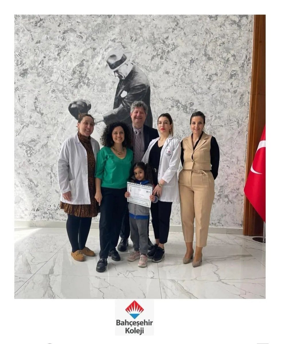 <a href="/BahcesehirLara/">BK Antalya Lara Kampüsü</a>  Okul öncesi öğrencilerimizden Turna Erşin, Antalya ili Muratpaşa ilçe okullarinda arasında düzenlenen "Sıfır Atık yarısma"sına "Atıktan Sanata İleri Dönüşüm" temasında eseri BİRİNCİLİK kazanmıştır.  <a href="/kadirsari_offcl/">Kadir SARI</a> <a href="/ilkay_tandogan/">İlkay Nazlı Tandoğan</a> <a href="/Lara/">Lara Setrakian</a>