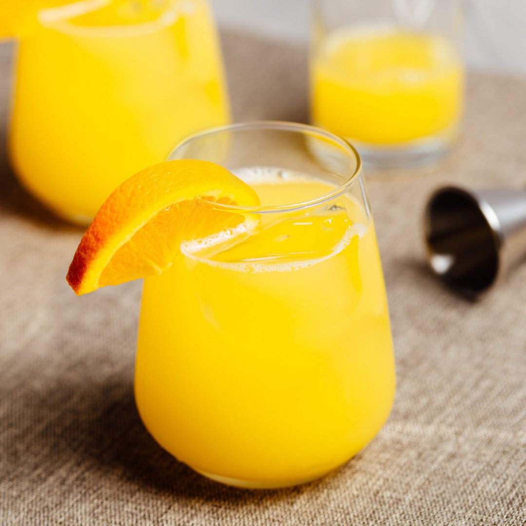 RealDankBudz's tweet image. Elevate your gathering with a Golden CBD Elixir! A blend of whiskey, vodka, orange juice, ginger syrup, turmeric, and CBD extract makes this drink a hit for any occasion. Anti-inflammatory &amp;amp; utterly delicious. Recipe &amp;amp; more:

bit.ly/47nsOYR

#CBDcocktails #GoldenElixir