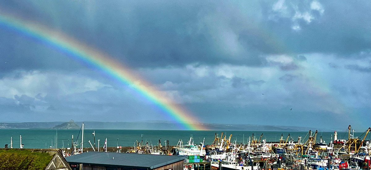 #SunshineOnARainyDay🌈  
#NewlynHarbour #FishingBoats #GoodFriday