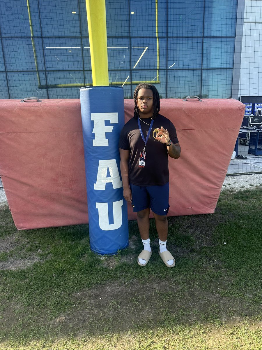 #GoOwls🦉☀️ <a href="/CoachMaggitt38/">Roosevelt Maggitt Jr</a> <a href="/CoachHarriott/">Roger Harriott</a> <a href="/Brandon954Sr/">Brandon Joseph sr</a> <a href="/STARSMP1/">Coach Oye Jr.</a> <a href="/STA_Football/">Aquinas Football</a> <a href="/FAUFootball/">Florida Atlantic Football</a>