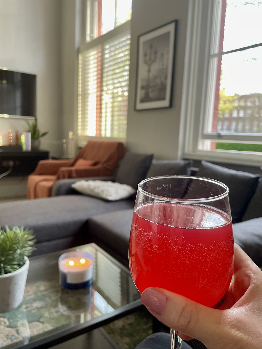 It’s giving me spring vibes, finally! 🌸🌼