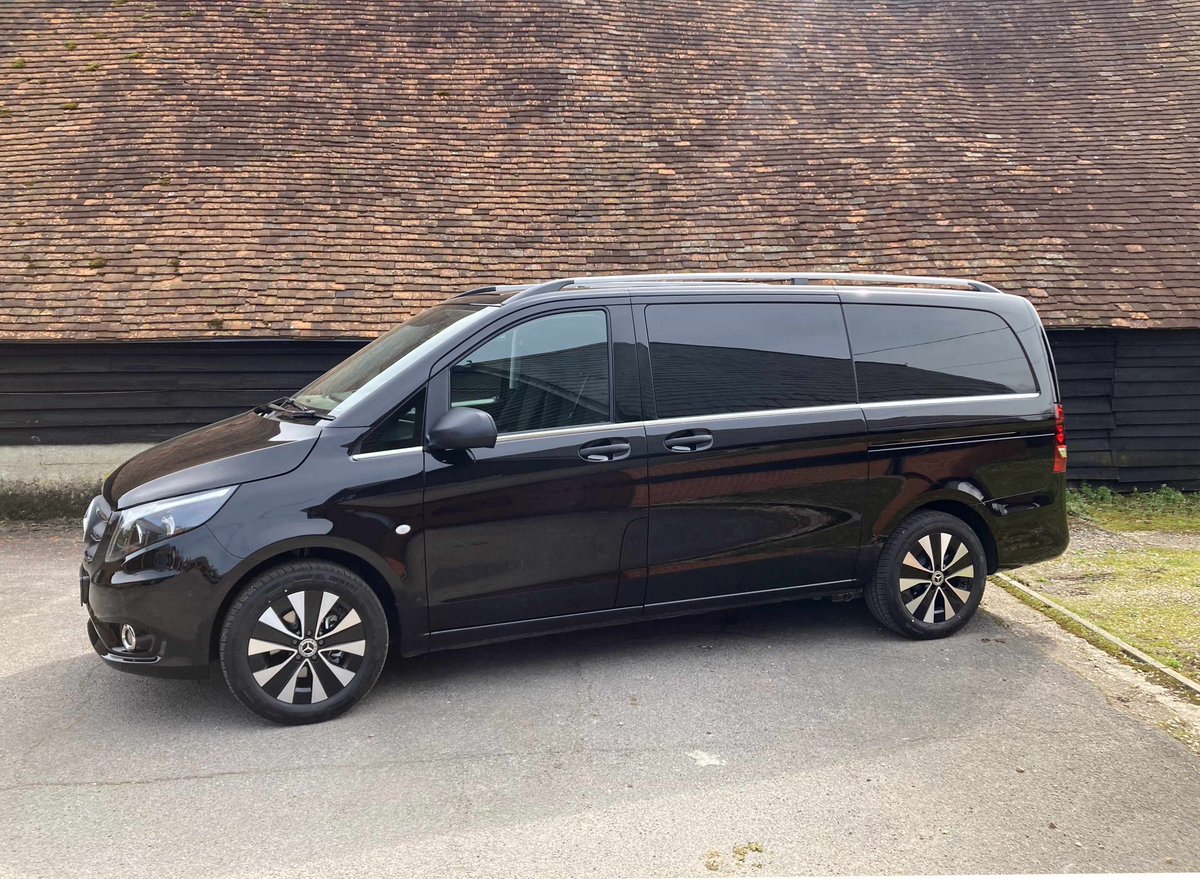 #vitofriday! Superiors’ Jon Helm has just delivered this stunning new Vito removal to Alun H Lewis Independent Family Funeral Directors in South Wales 🏴󠁧󠁢󠁷󠁬󠁳󠁿 #goodfriday #vitofriday #mercedesbenz #superioruk #FuneralVehicles