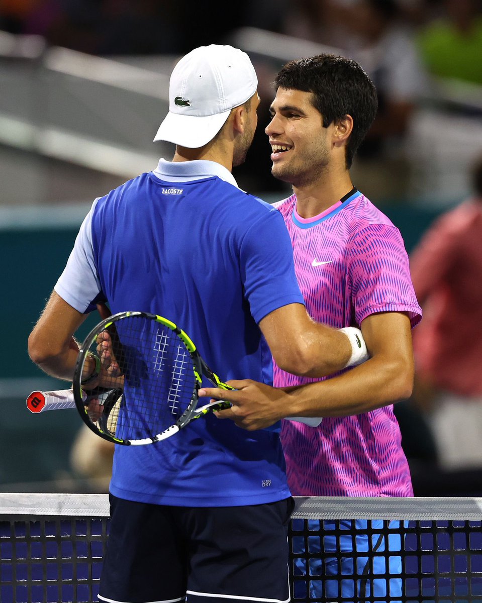 Enhorabuena @GrigorDimitrov! Gran partido! 🤝🏻 Me vuelvo a casa contento después de una gran gira y listo para empezar a entrenar en tierra! ✈️🧱 Nos vemos el año que viene Miami! ❤️ @MiamiOpen 📸 Getty