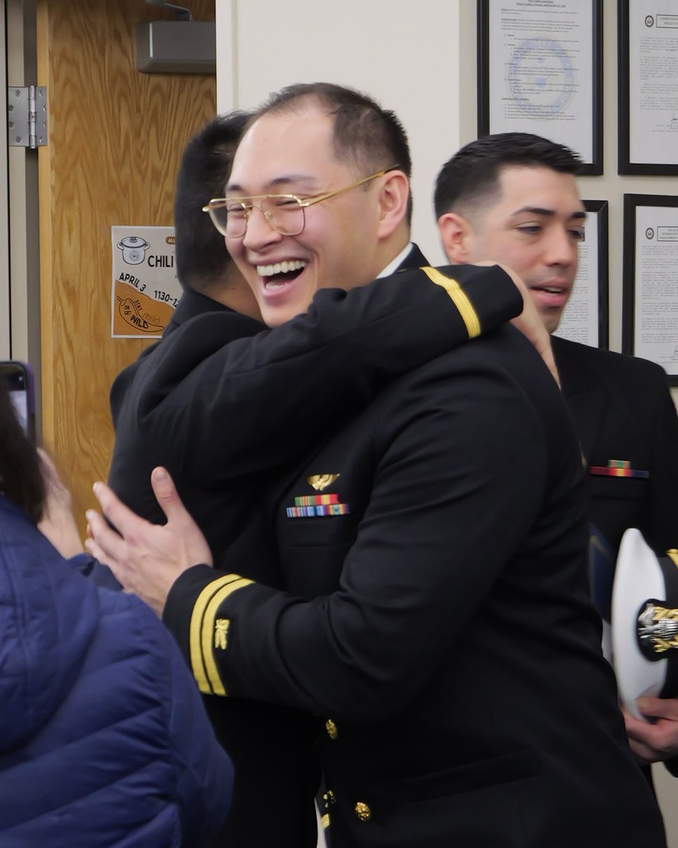 NSCSofficial's tweet photo. Congratulations to BQC 1st Battalion students on their GRADUATION! They are now officially #ReadyforSea!
These students have worked hard during the past 20 weeks learning the intricacies of Navy Supply and are now headed out to strengthen the fleet and show it #whatrightlookslike https://t.co/hTTDvqrpEb