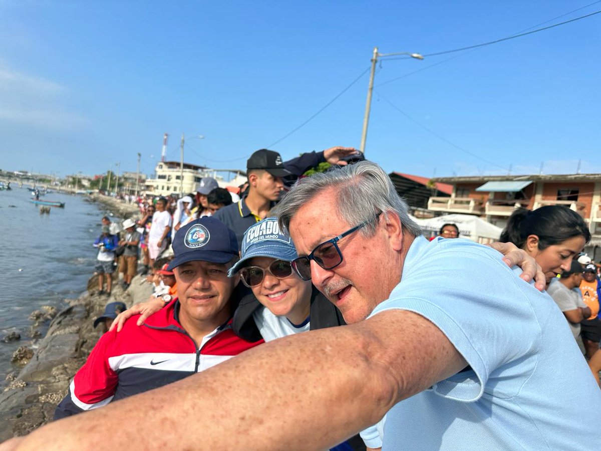 💪“Buen viento y buena mar” 👏La ministra @ivonneabogada participó en la edición #85 de la tradicional Regata de Yolas Guayaquil - Posorja. Éxitos a todas las embarcaciones inscritas.