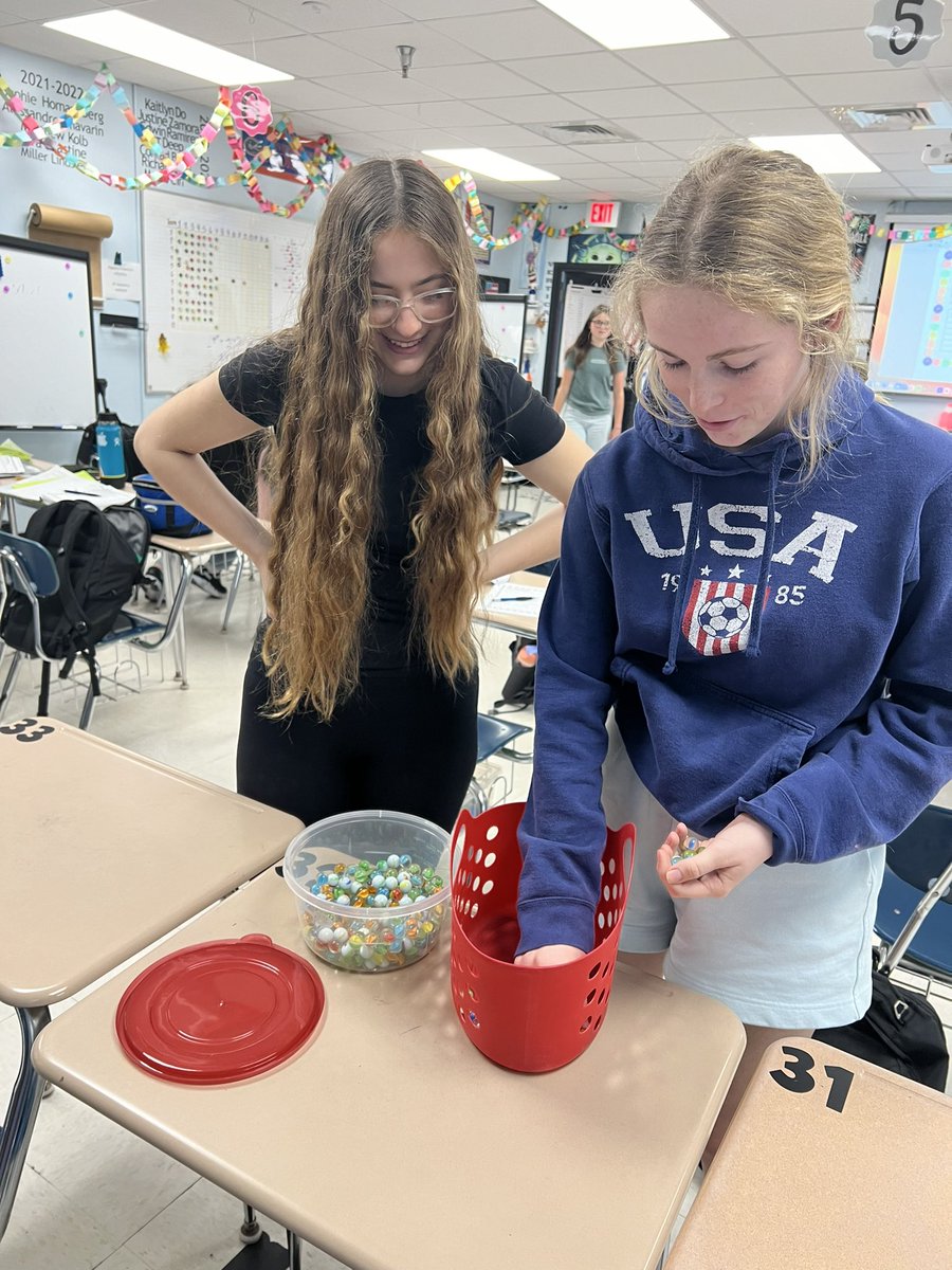 StatsBabies's tweet photo. It’s the final activity for new content for the year - Is there a linear relationship between your height and the number of marbles you can grab? #StatsBabies #APStats https://t.co/TrXsi91fMt