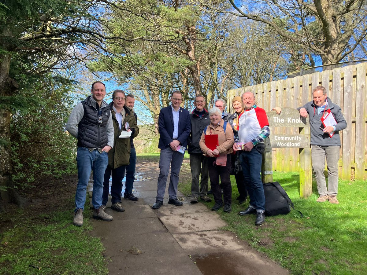 A great team out speaking with voters this afternoon in Buckstone. It was certainly a very Good Friday on the doors. #labourdoorstep