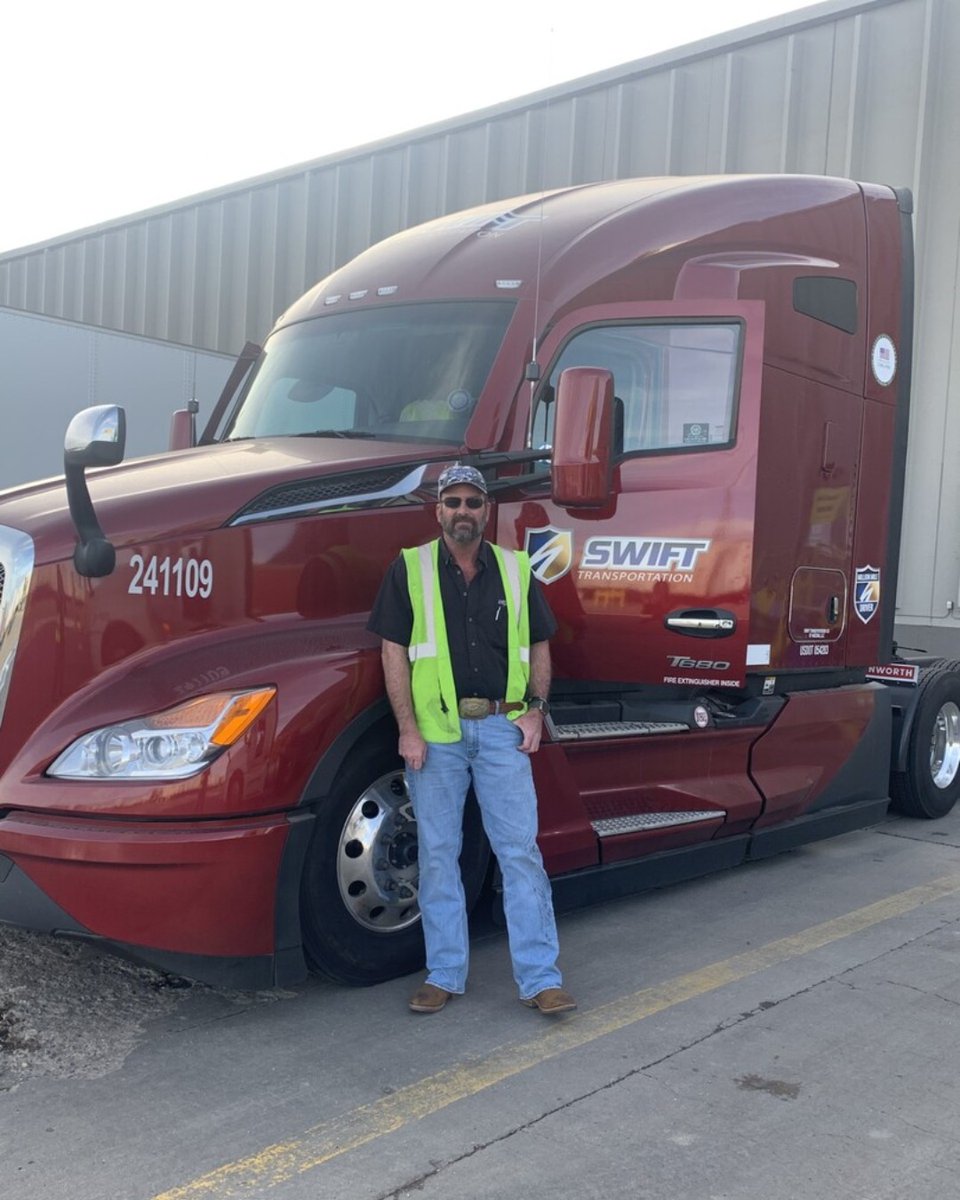 Congratulations, Wesley, on your Million Mile accomplishment!

#MillionMileTrucker #SwiftTransportation #trucker #cdl