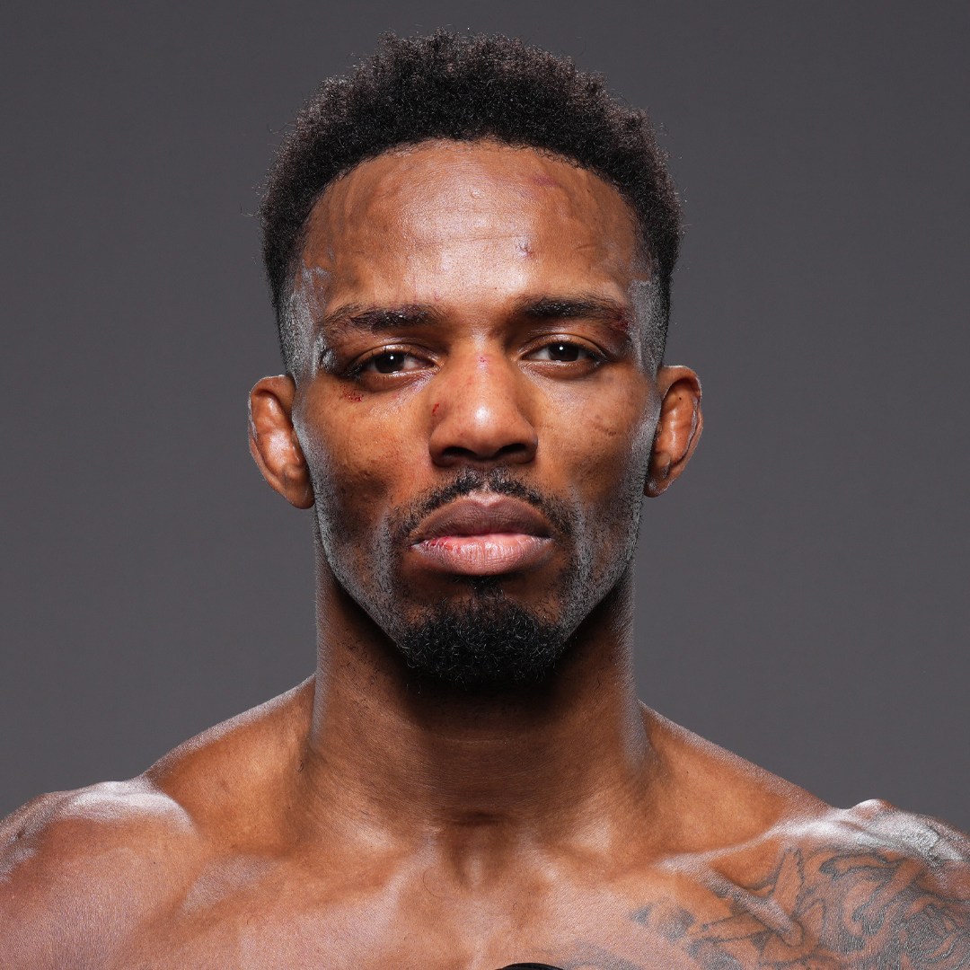 - Most recent win is bum Culibao who's sloppy and physically weak, had to clinch him against the fence to win. - Lost a round to Makwan Amirikhani - Robbed Zubaira Tuhkugov - Arguably lost to Gabriel Santos who got exposed as a fraud Just how shit is Lerone Murphy??