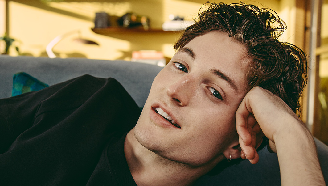 PCulturalist's tweet photo. Exclusive Interview: @henrymoodieuk talks #beatupcar, bringing vulnerability into his craft, an exciting new era in his career, and more. https://t.co/QPGzBbZCqe https://t.co/ErLycrqbpi