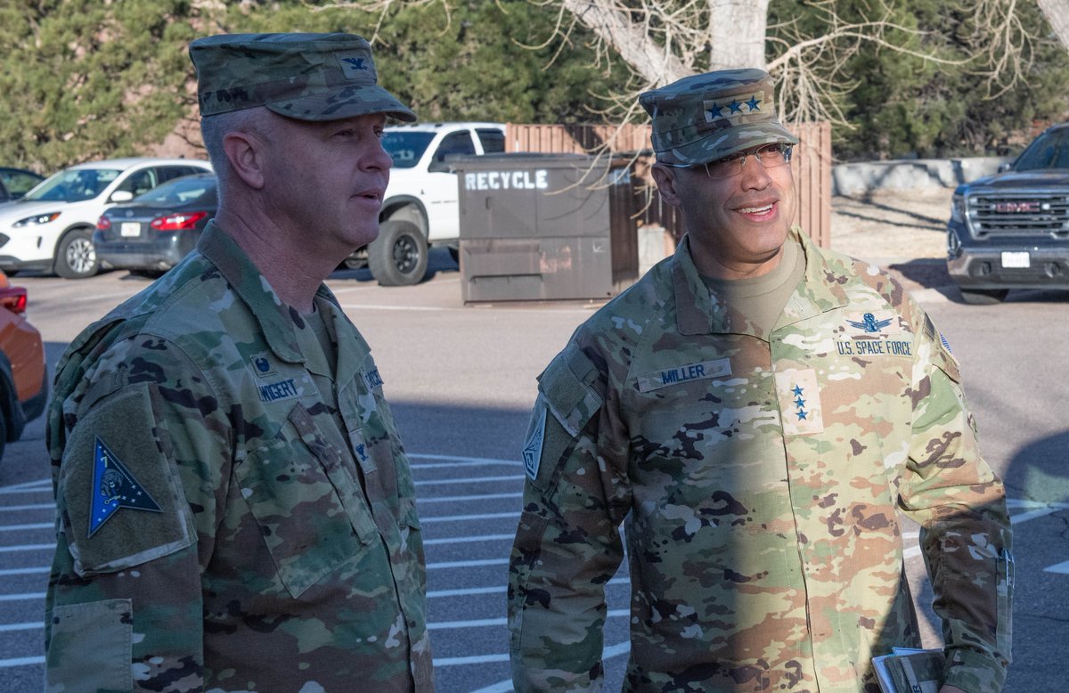 Lt. Gen. Miller & Chief Master Sgt. Lloyd recently visited DEL 7 - #Intelligence, #Surveillance & #Reconnaissance to receive mission briefs & meet the DEL's #Guardians, #Airmen & Civilians. DEL 7 is the operational ISR element of the USSF. Learn more here: dvidshub.net/r/d74uu8