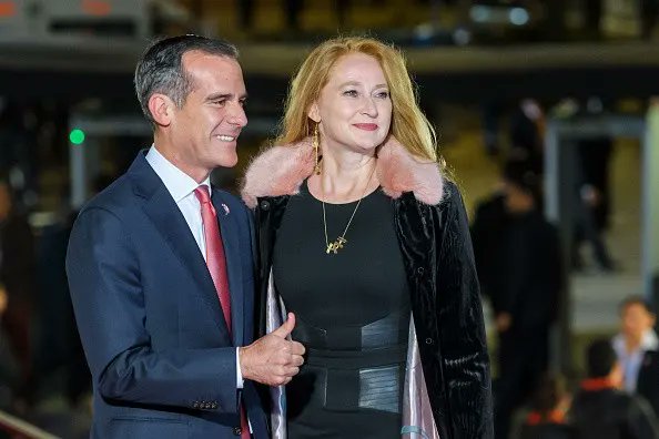 1/Yes, the name of @WakelandAmy's mentee (& husband) @ericgarcetti is mud. Matthew Garza just won $ 1.8M from LA City for sexual harassment by Garcetti's sponsor Jacobs under the mayor's nose. What is Invisible Amy up to since arrival in Delhi? ...2/ latimes.com/california/sto…