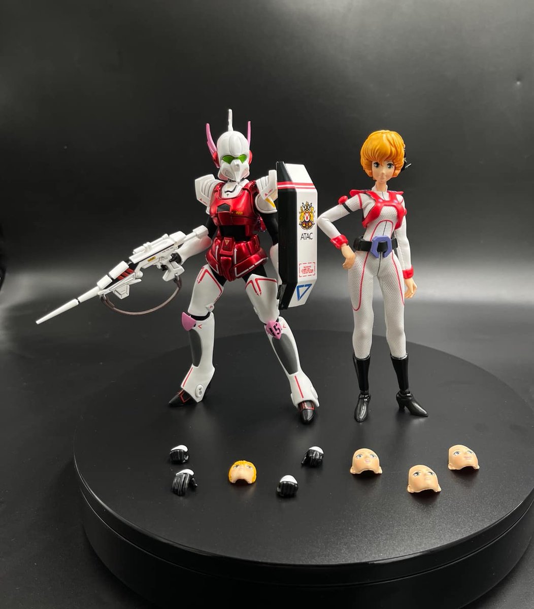 Our friends at KitzConcept, believe there should be not one, but rather two, TWO #Robotech / Southern Cross 1/12 Scale Dana Sterling figures, in one box. ORDER HERE: kitzconcept.com/index.php?rout… Stay tuned for more info... #80s #anime #toys