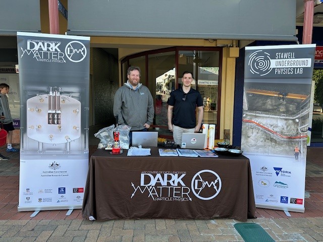 Come and see us at the StawellBiz Easter Extravaganza! Kyle Leaver of @UniofAdelaide, Peter McNamara of @ourANU and Anita Vecchies of @UniMelb are here to chat about #darkmatter. We also have fun science activities for kids, and you can take home your own #darkmatter badge.