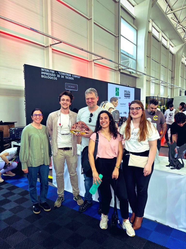 Rita Almeida (@rita_s_almeida) on Twitter photo Last weekend I had the chance to present <a href="/InterlynkH/">InterLynk-H2020</a> in #Encontro3D at our local fair Feira de Março! It was an amazing opportunity to showcase what this amazing team of scientists do, and the future potential of these therapies; Even though we cannot print iron men (yet) 🖨️🧪 Last weekend I had the chance to present <a href="/InterlynkH/">InterLynk-H2020</a> in #Encontro3D at our local fair Feira de Março! It was an amazing opportunity to showcase what this amazing team of scientists do, and the future potential of these therapies; Even though we cannot print iron men (yet) 🖨️🧪